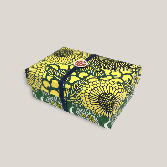 型染め ファブリックボックス S (名刺サイズ) / 菊唐草 × よろり立樹