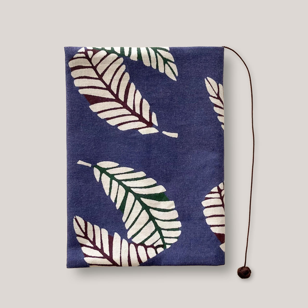 型染め ブックカバー 文庫サイズ / 枇杷の葉