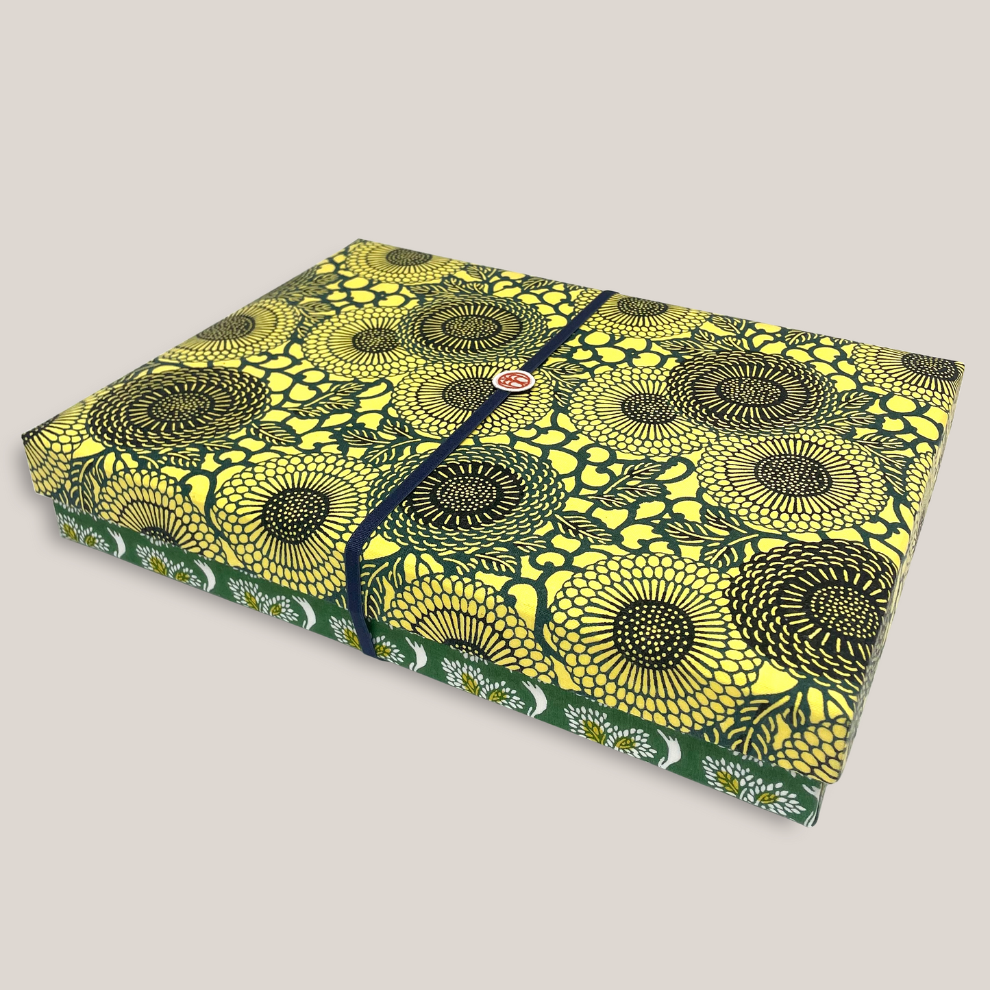 型染め ファブリックボックス L (A4サイズ) / 菊唐草 × よろり立樹