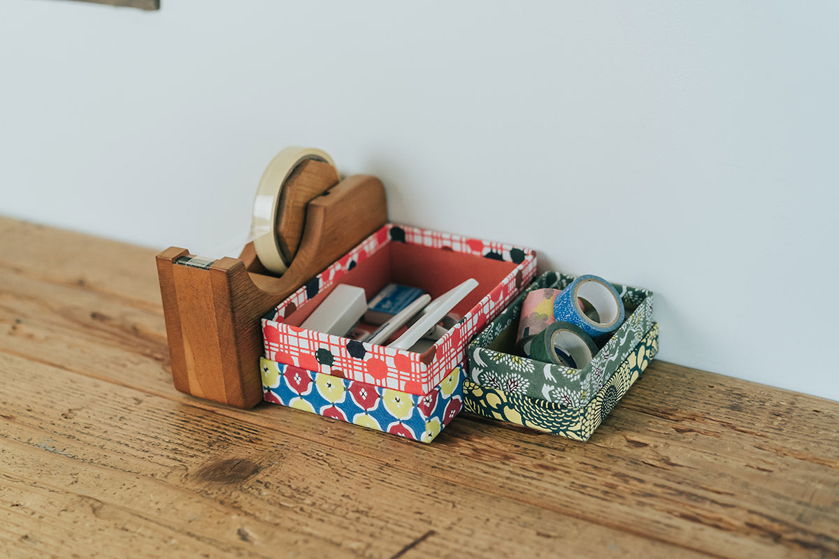 型染め ファブリックボックス S (名刺サイズ) / 菊唐草 × よろり立樹