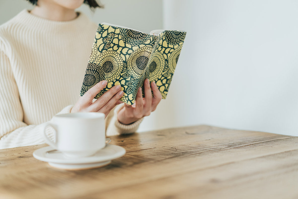 Book cover Shinsho size / Chrysanthemum arabesque